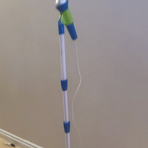 DISCOVERY KIDS LIGHT-UP MUSICAL MICROPHONE STAND - Video attached. - Picture 3 of 6